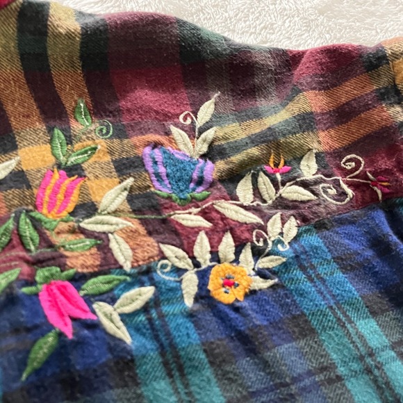 Styles To Go Floral Embroidered Patchwork Plaid Flannel Shirt Womens Medium - Picture 11 of 13
